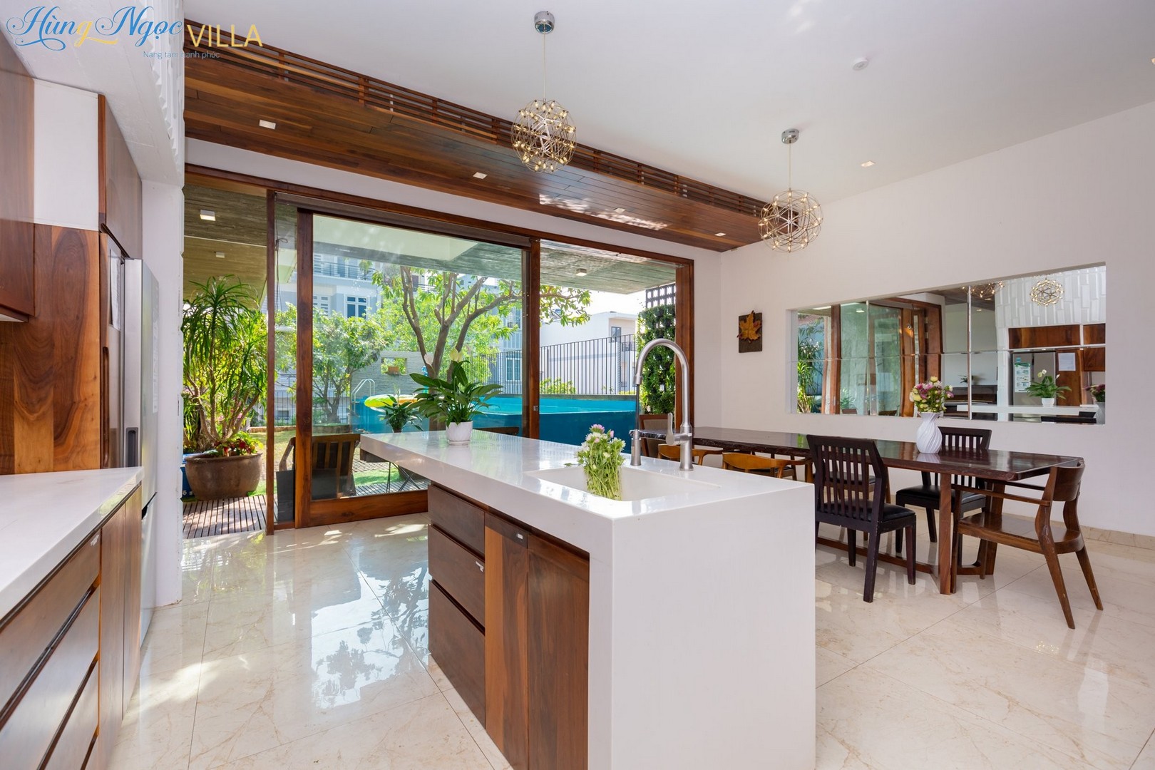 z2433928723180_df693a13fb79f4287d98351e1add7f00